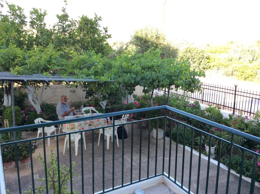 Apartments Rania Tolón Quarto foto